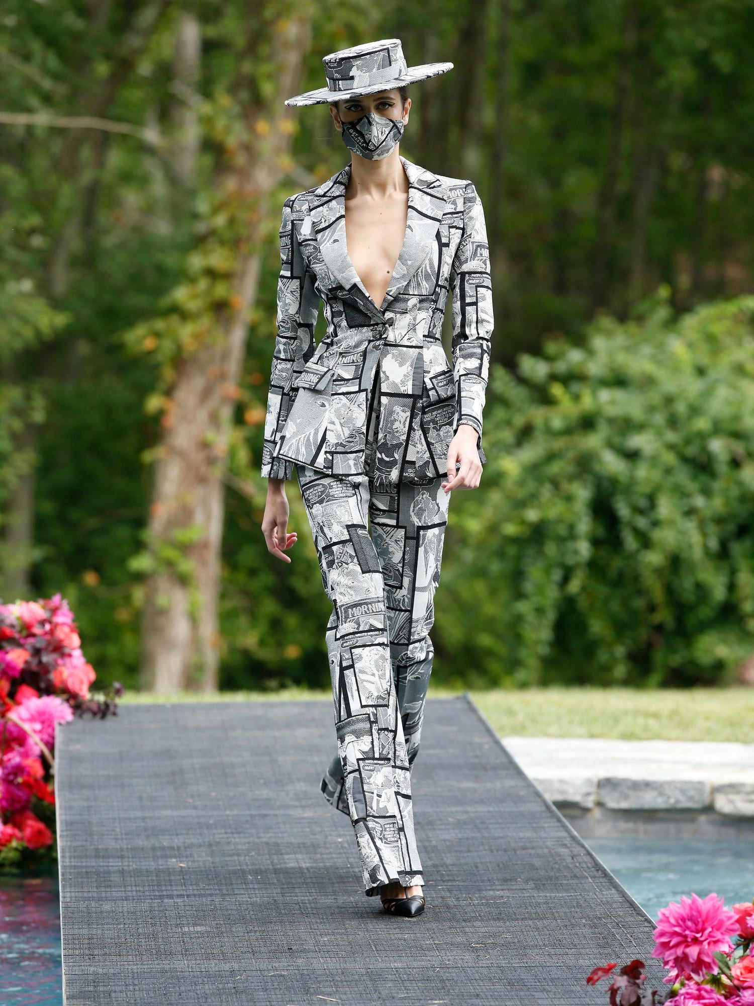 Comic Print Single Button Blazer