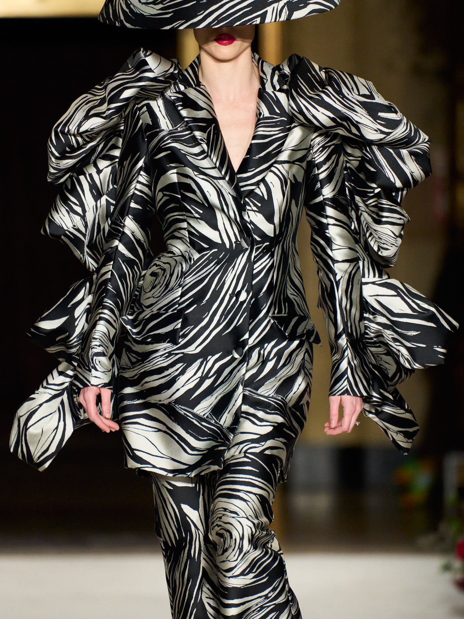 Metallic Rose Print Long Line Bubble Sleeve Blazer