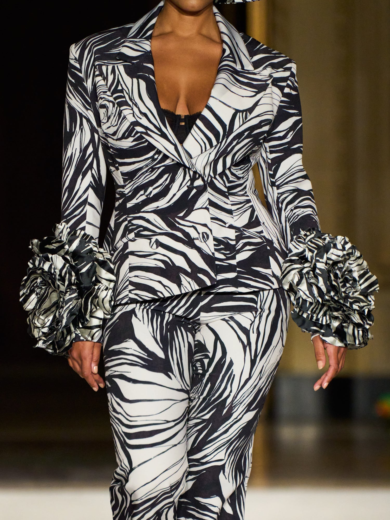 Rose Print Double Breasted Floral Hem Blazer